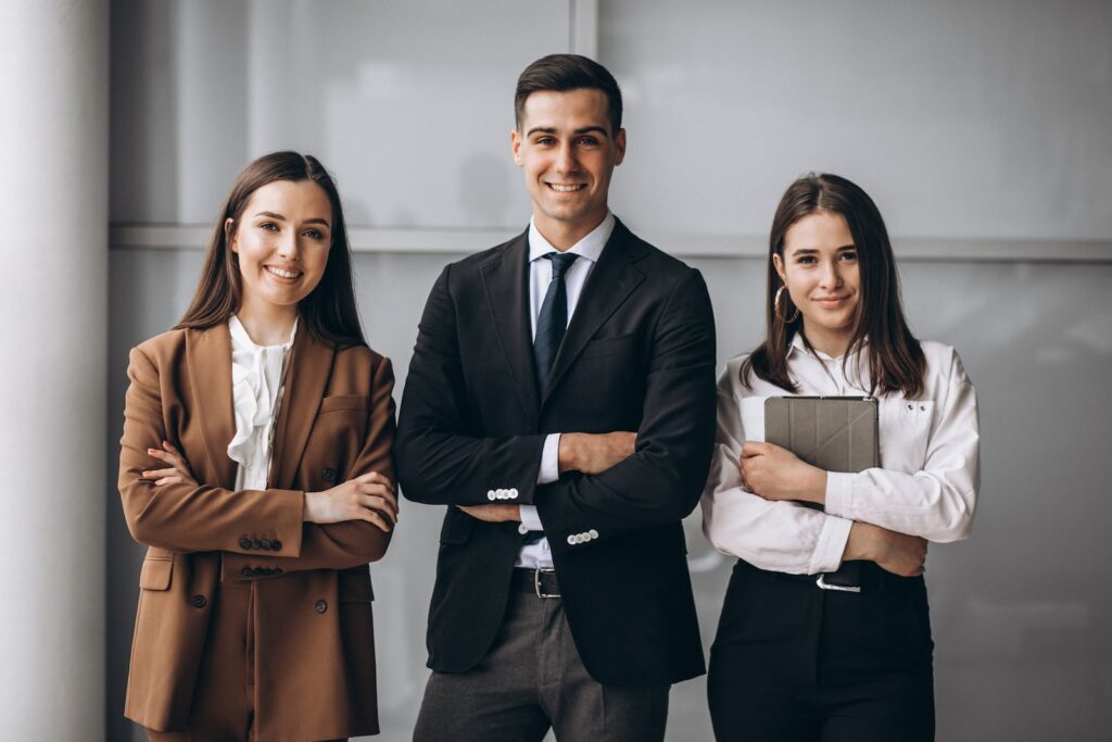 bussiness people working team office.jpg